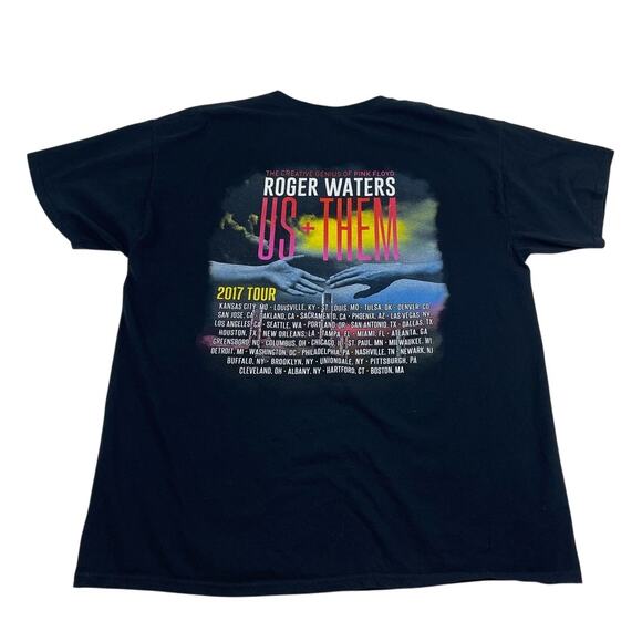 Pink Floyd Roger Waters Us + Them 2017 Tour Black Band Shirt Fits like XL - Picture 2 of 8